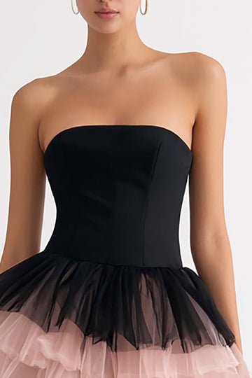 Robe trapèze sans bretelles en tulle à plusieurs niveaux petite noire